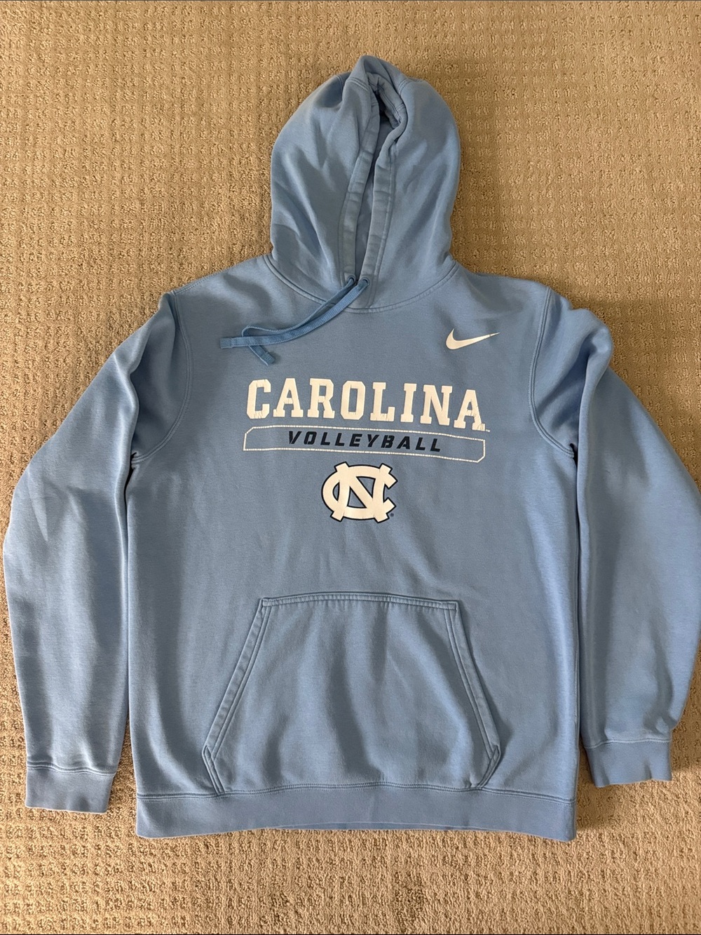 Carolina Volleyball Hoodie sweatshirt - size medium